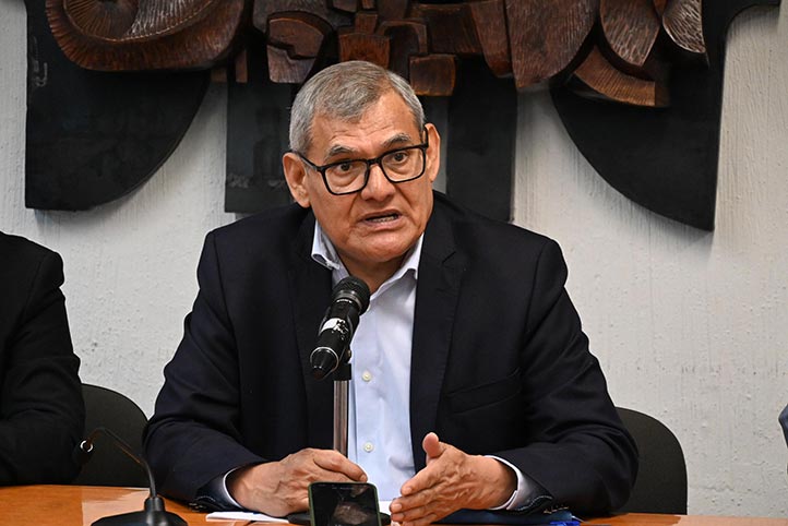 UV asigna plazas laborales con estricto respeto a la normatividad