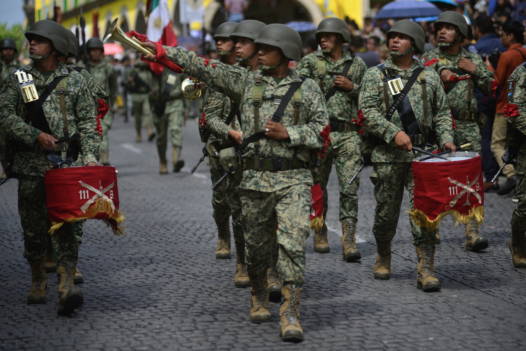 Desfile de la Independencia en Xalapa con la participación de más de 400 elementos
