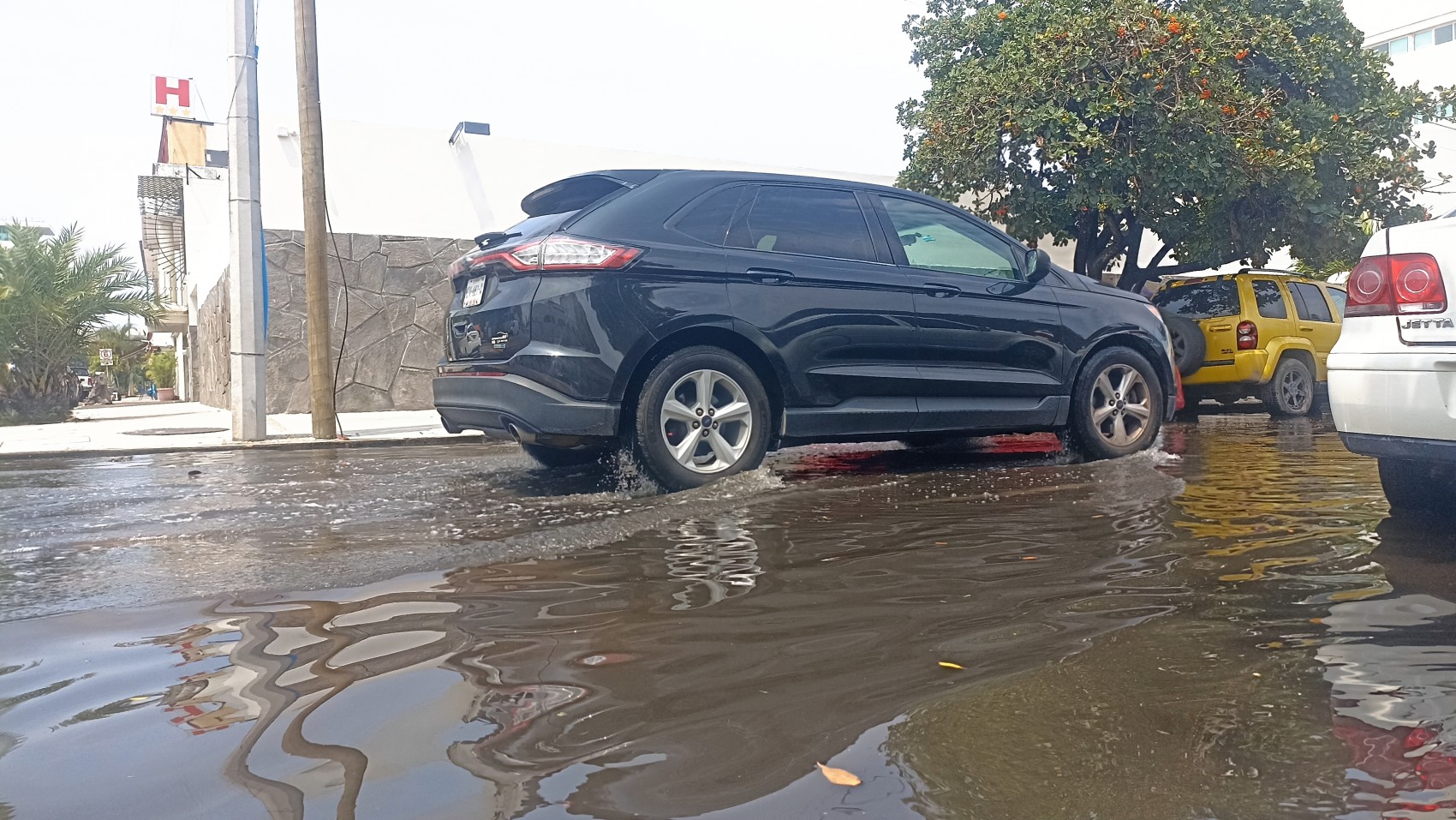 Lluvia provoca encharcamientos en Veracruz puerto; no se reportan afectaciones