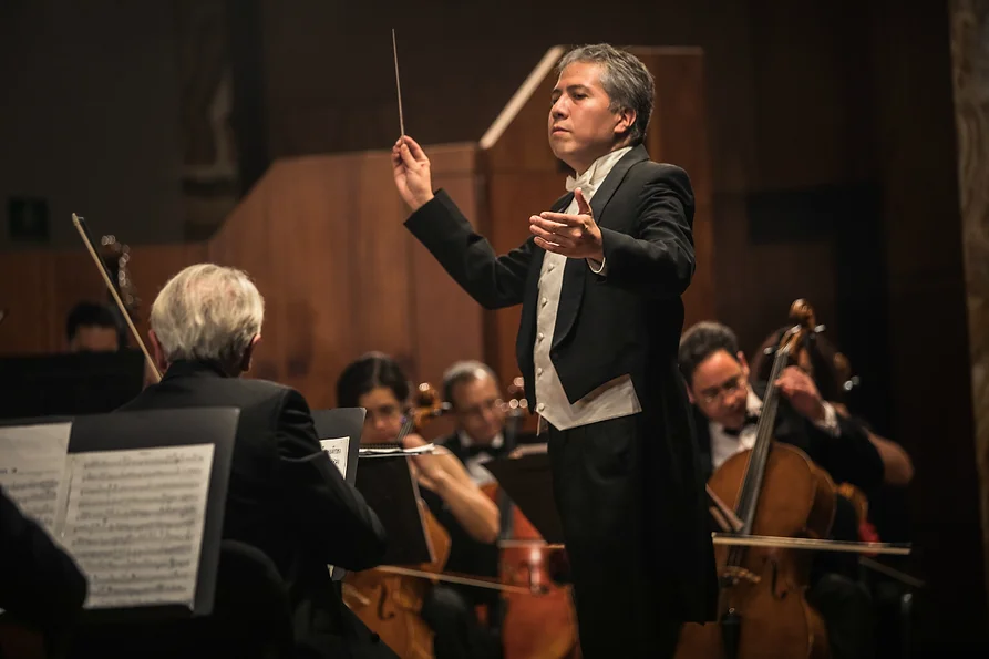 Música mexicana: Mariana Villanueva, Calendario Huízar y Silvestre Revueltas OSX