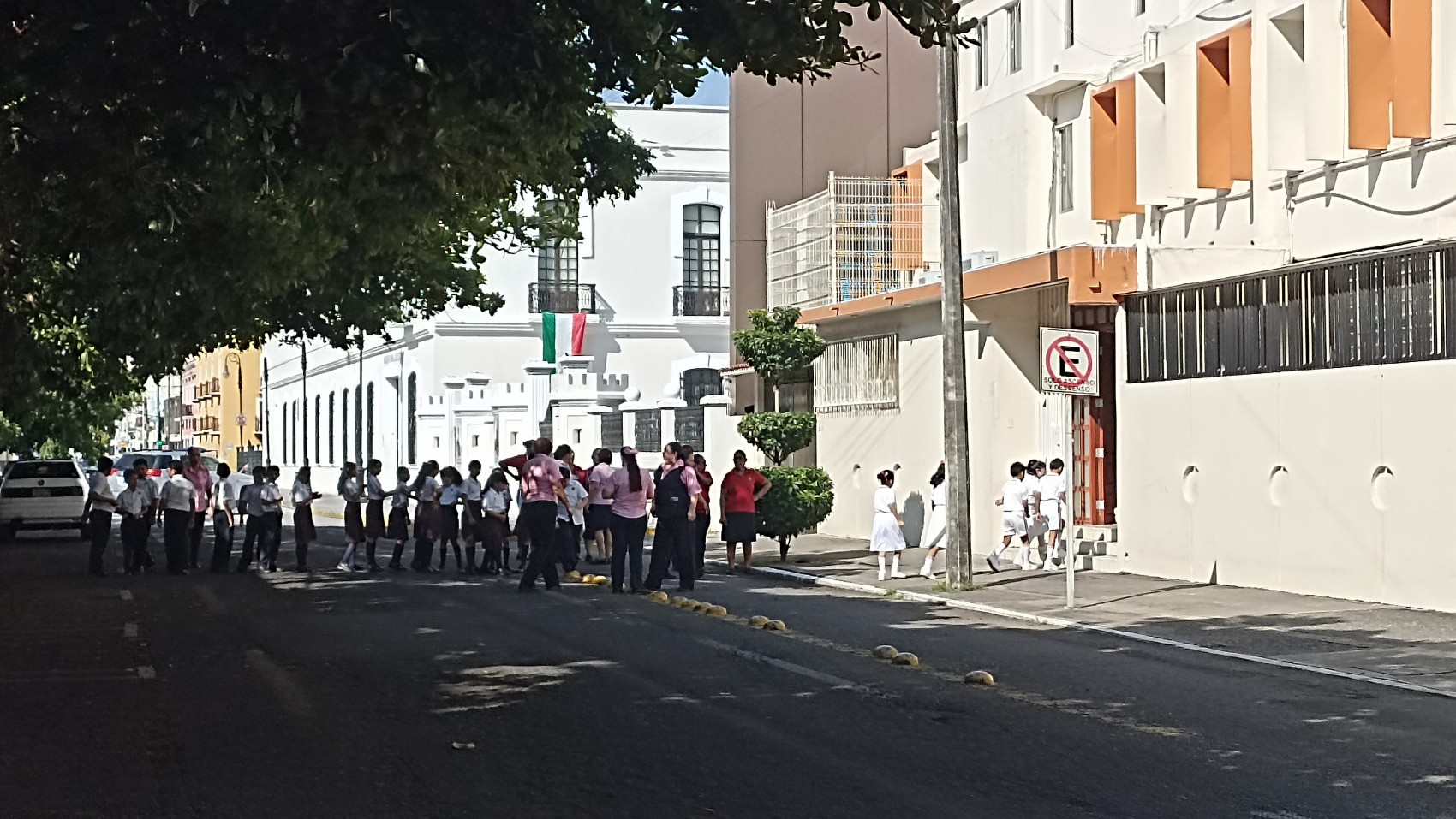 Realizan ejercicio de evacuación en el Instituto América de Veracruz previo al Simulacro Nacional 2024