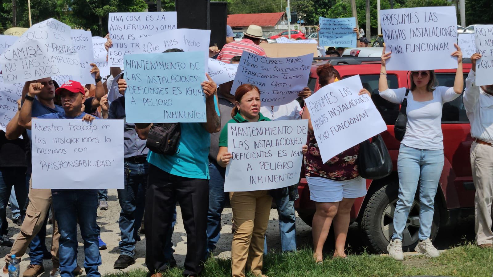 Trabajadores exigen a Pemex equipo, mantenimiento de instalaciones y mayor seguridad