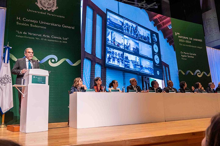 La UV es obra de su comunidad: Rector