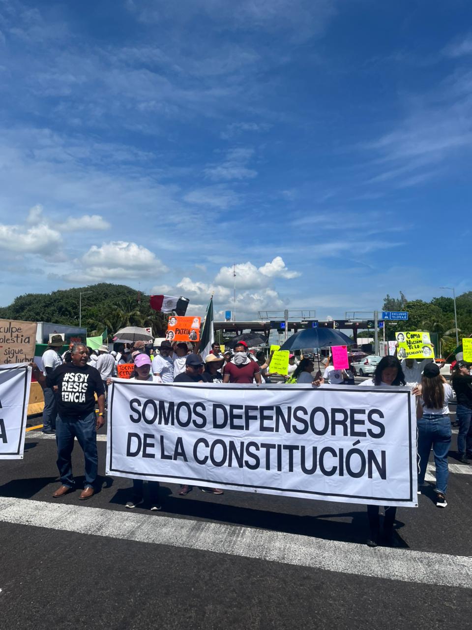 Bloquean la caseta de La Antigua en protesta por la aprobación de la reforma judicial