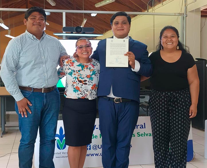 La UV-Intercultural me dio esperanza y seguridad: egresado
