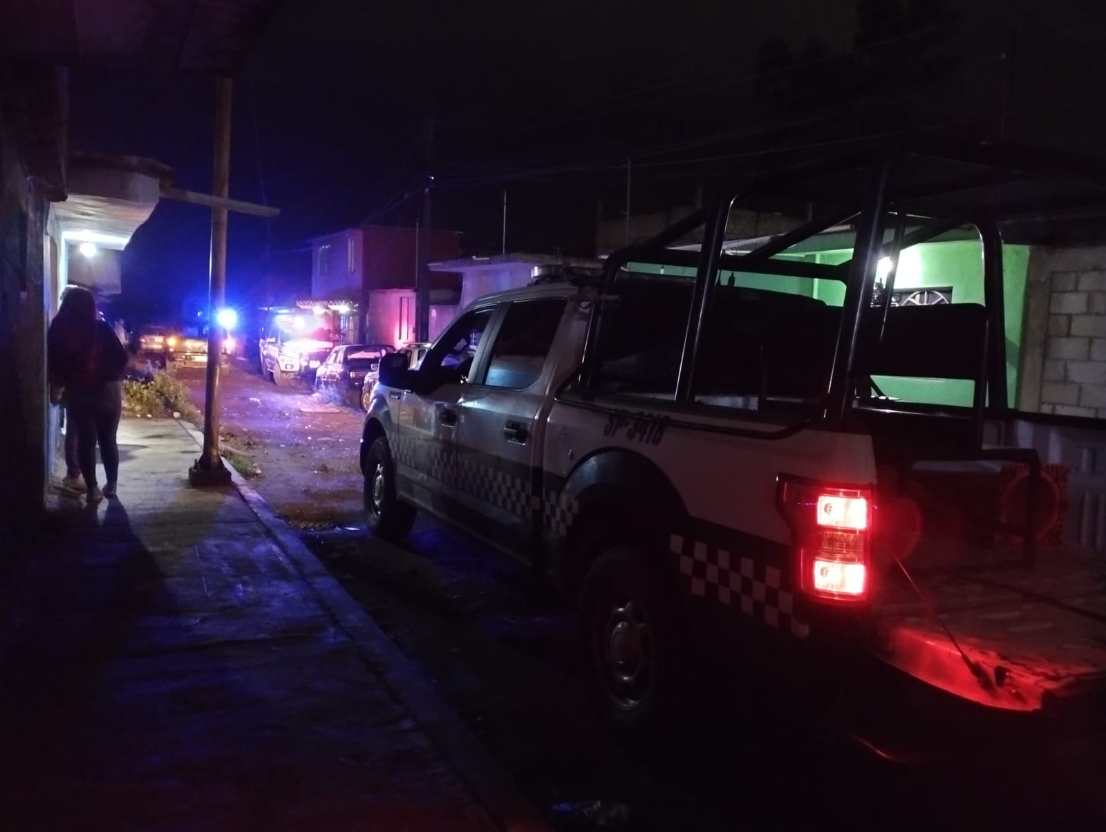 Profesor jubilado muere en volcadura en Tequila