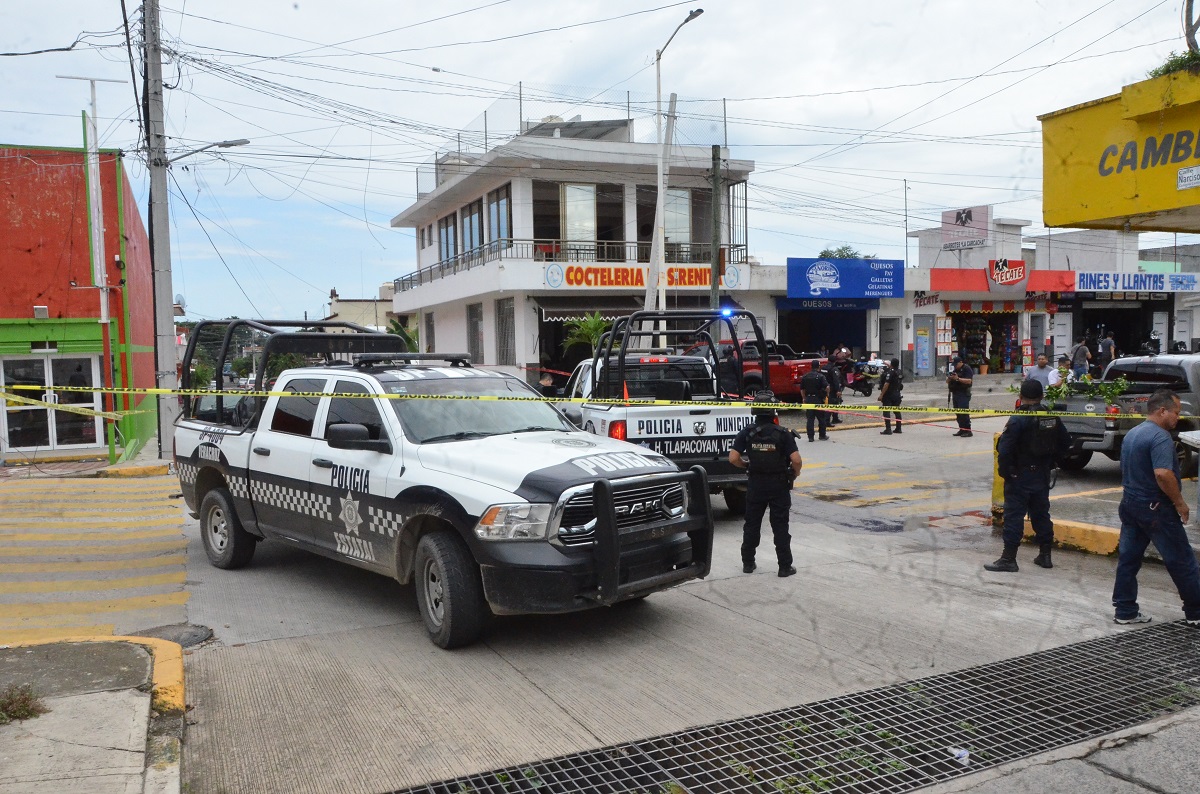 Asesinan a hombre a bordo de su camioneta en Tlapacoyan y dejan herido a acompañante