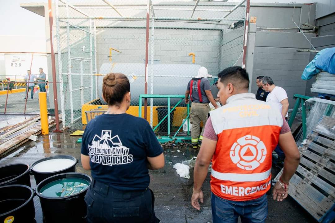 Se registra fuga de combustible en tienda de autoservicio Walmart en Boca del Río
