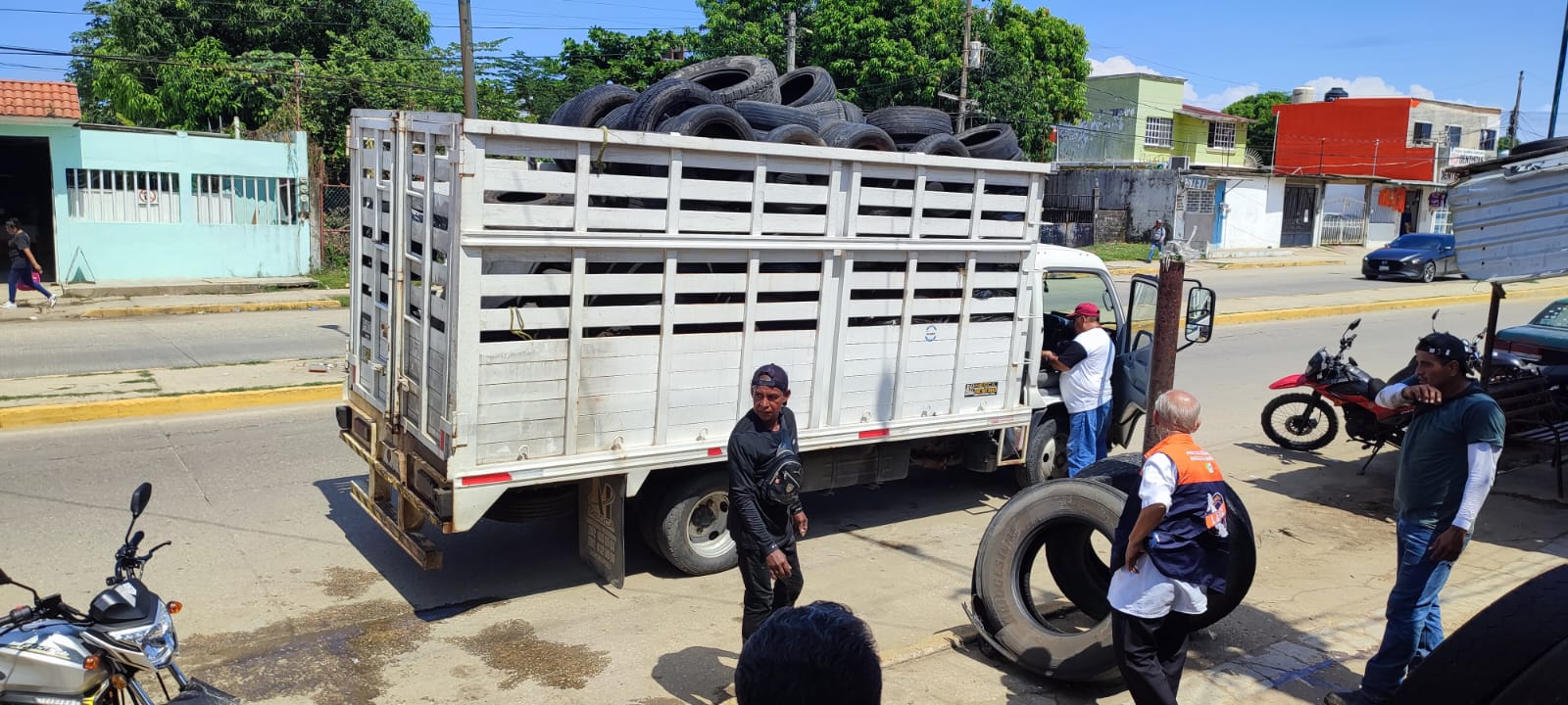 Eliminan 66 toneladas de llantas en operativo contra el dengue en vulcanizadoras de Coatzacoalcos
