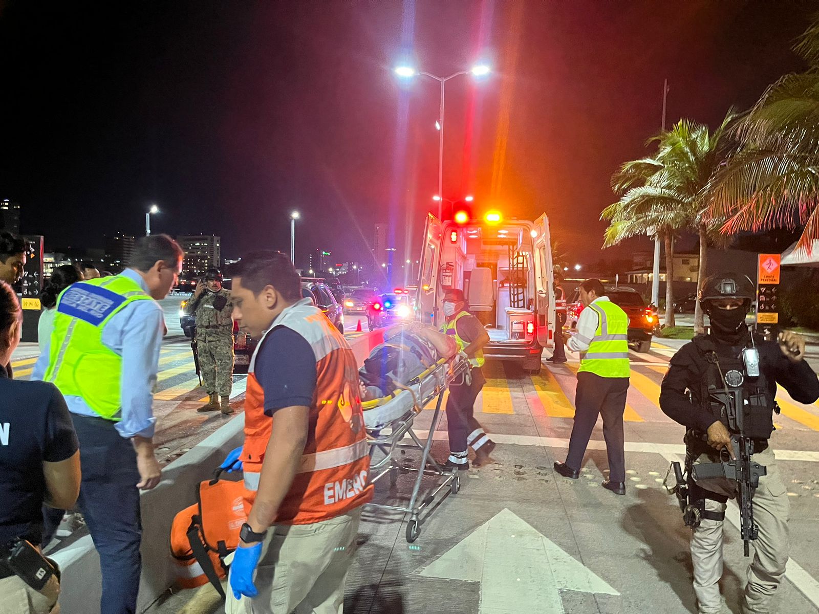 Camioneta atropella a dos mujeres en Boca del Río