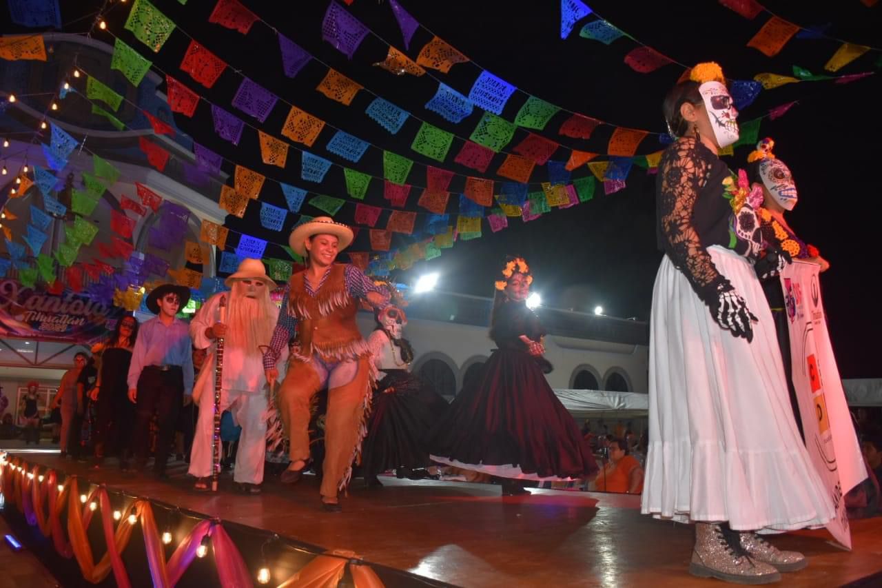 Brillan las danzas del Xantolo esta temporada de Día de muertos