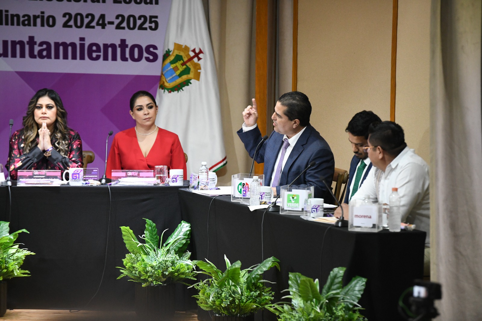 No incurrir en irregularidades en 2025 exigen partidos a OPLE