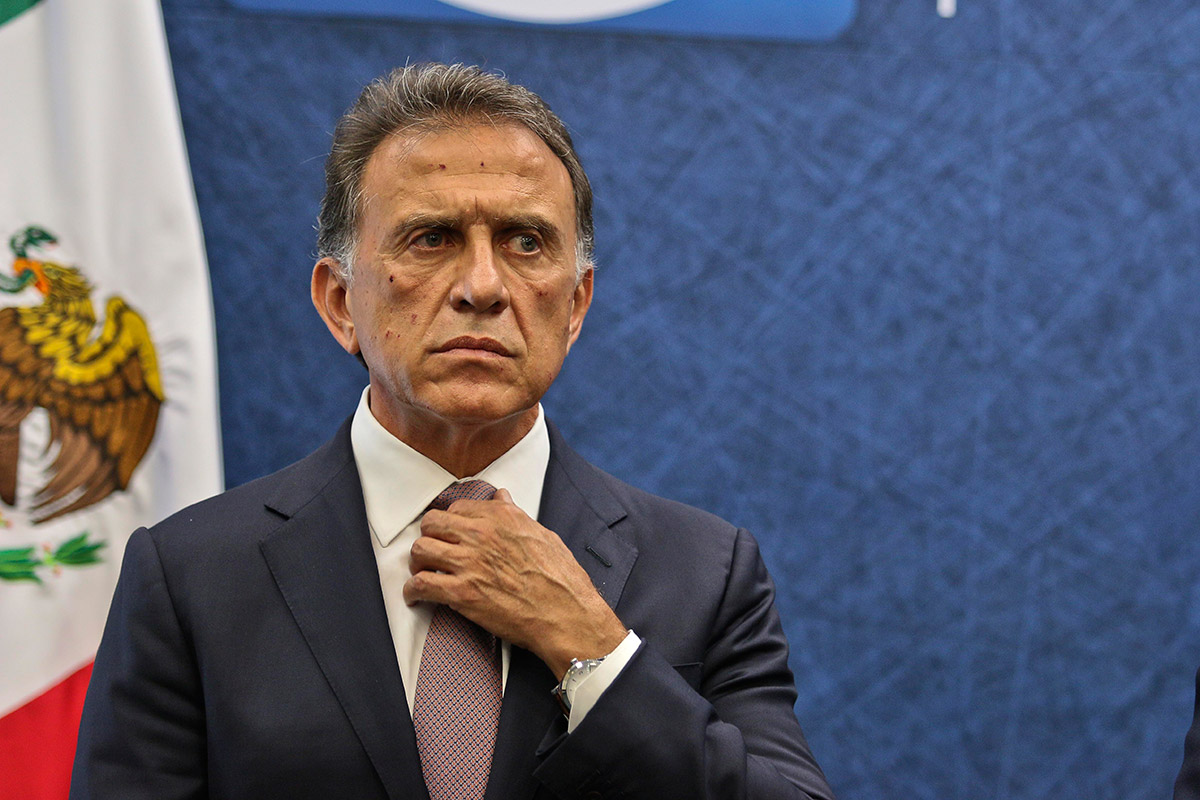 Yunes Linares vuelve al Senado por licencia de Yunes Márquez