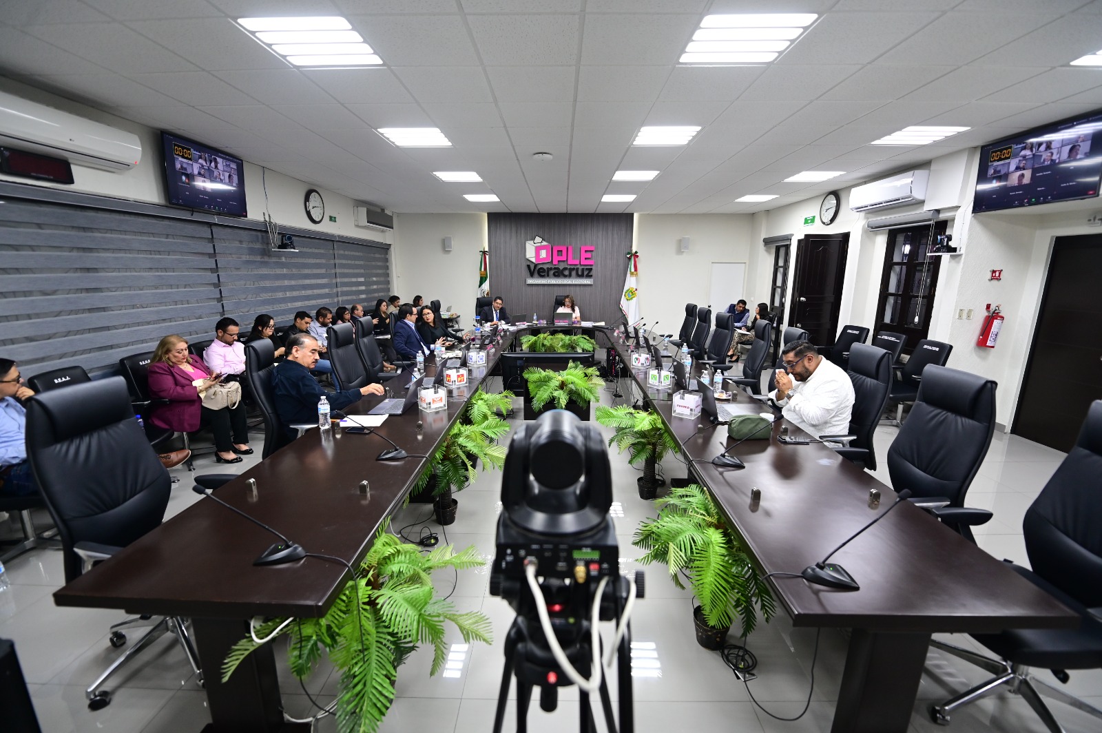 INE amplía investigación contra consejero del OPLE Veracruz acusado de hostigamiento sexual y laboral