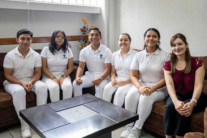 Alumnos UV obtuvieron segundo lugar en Maratón de Microbiología y Parasitología