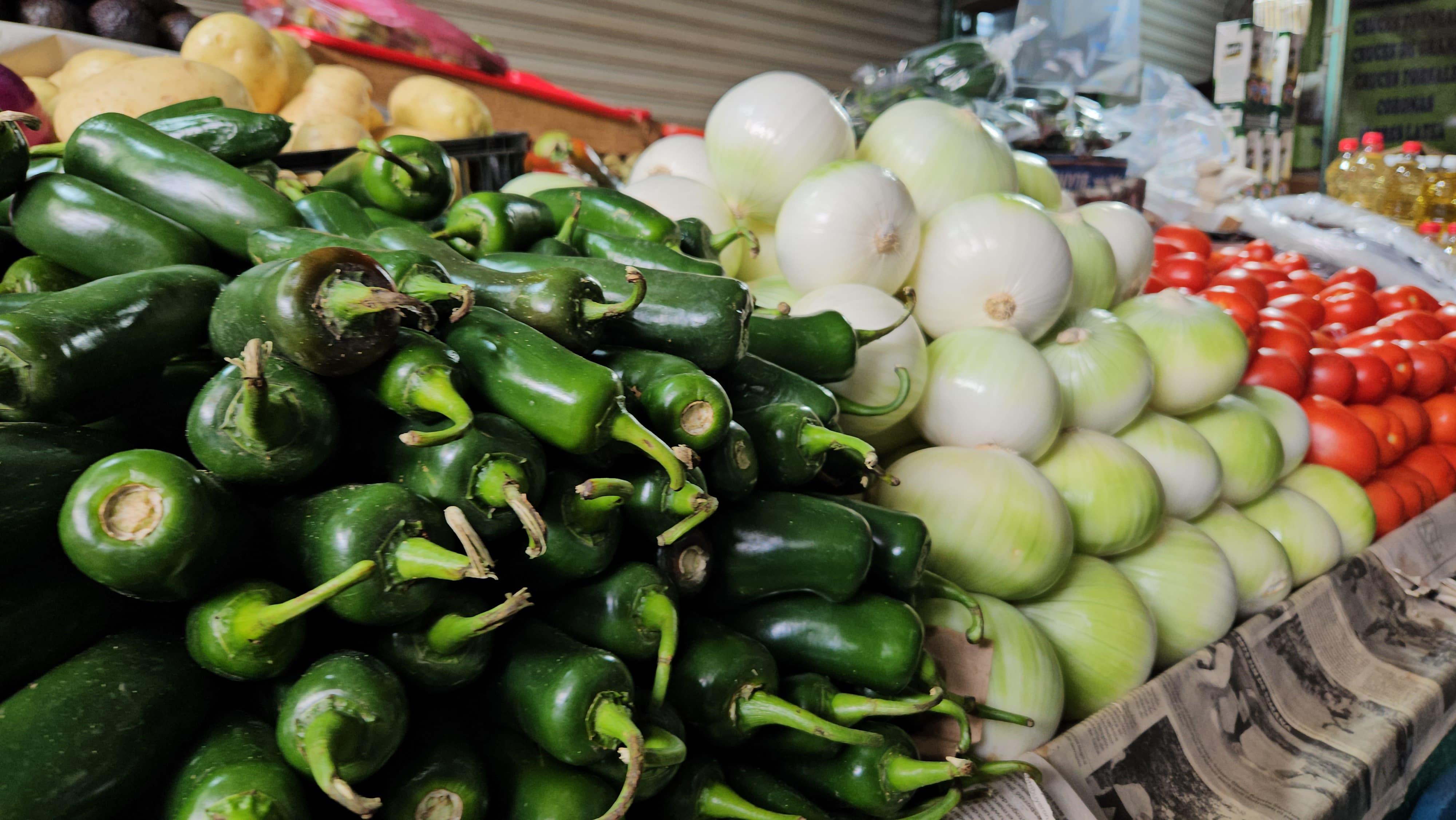 Cae el precio del limón y el tomate pero se dispara la cebolla y la papa