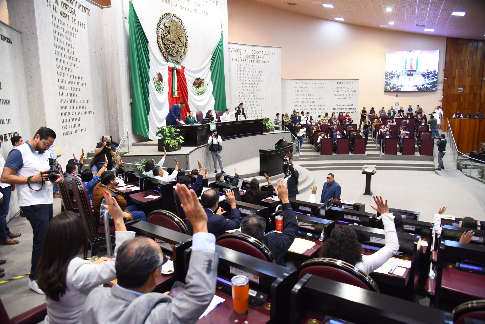Los diputados locales de oposición criticaron la aprobación «fast-track» de la reforma