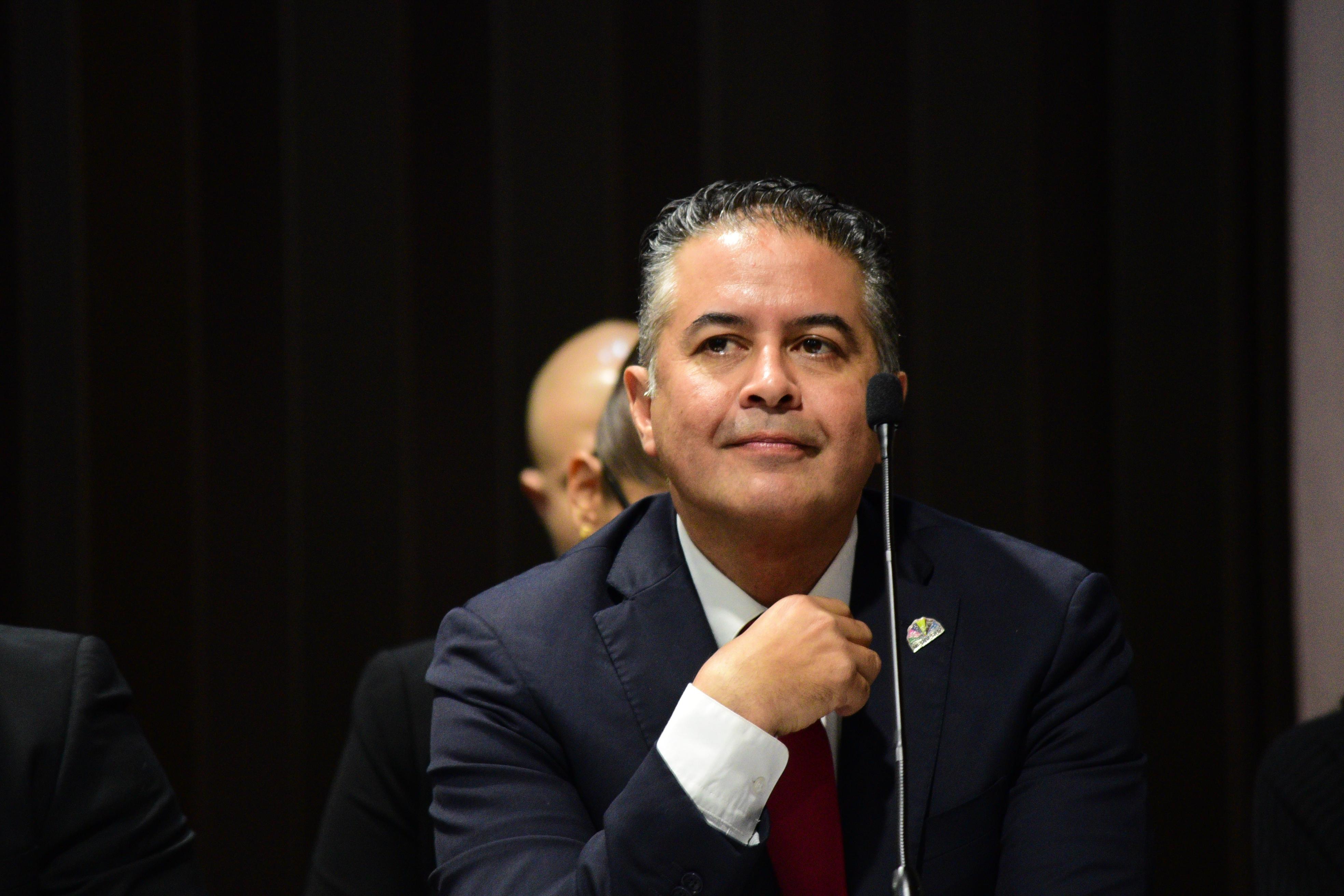 Calla Iván Martínez Olvera a acusaciones sobre supuesta corrupción en Sectur
