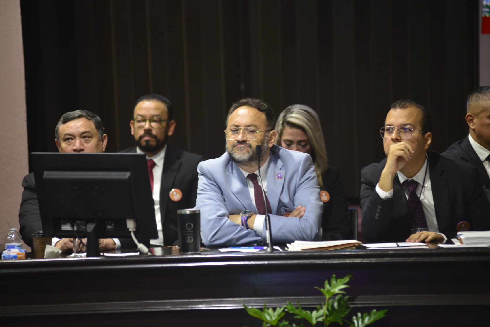 Carreteras de Veracruz con más cráteres que la luna, se quejan diputados