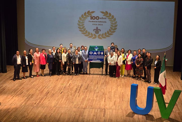 Facultad de Enfermería Orizaba-Córdoba celebró su centenario