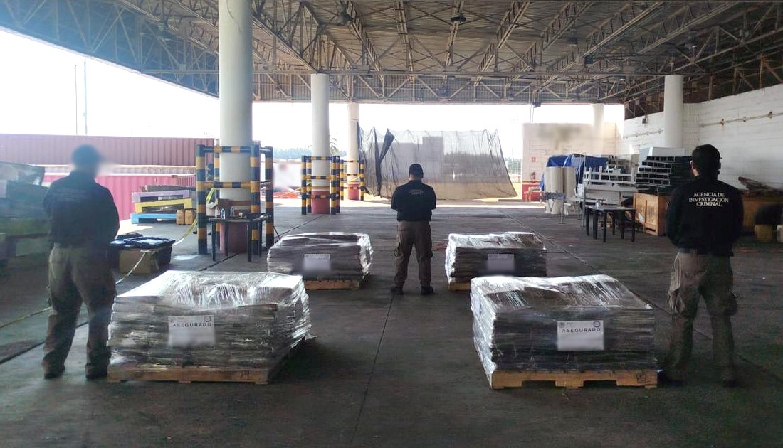 FGR y Marina aseguran más de 700 kilos de marihuana en el puerto de Veracruz