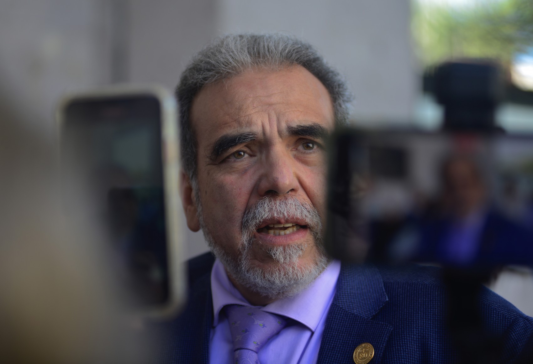 El rector de la UV cuestiona el presupuesto 2025 por no cumplir con el 4%