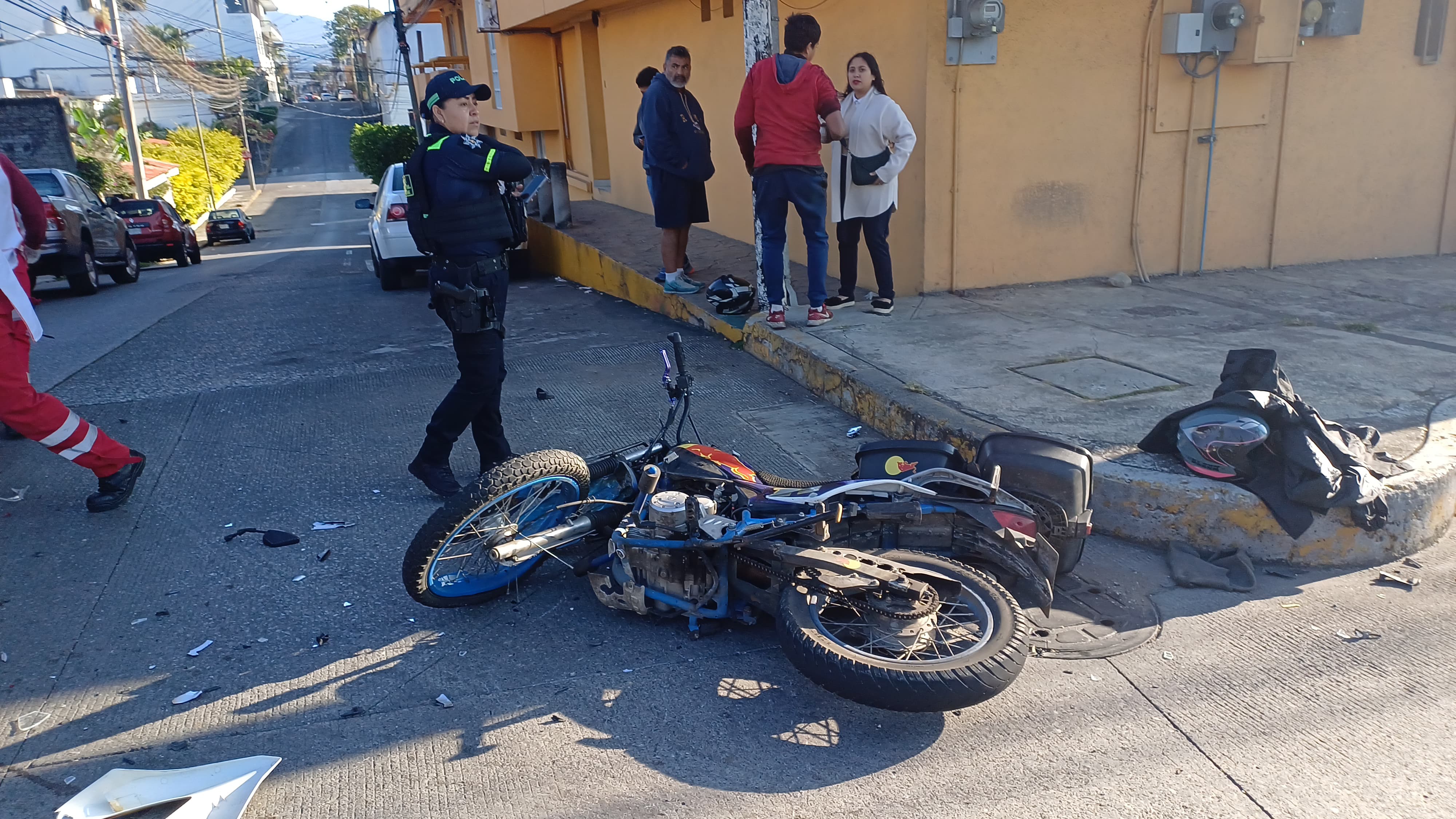 Una persona lesionada en choque de motocicleta y camioneta en Córdoba