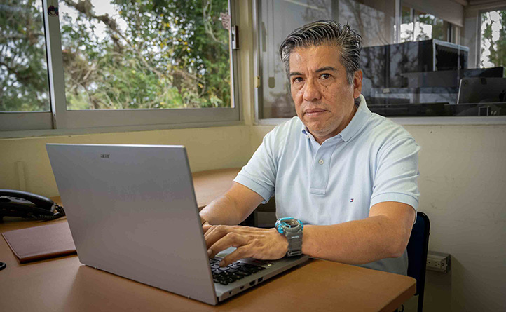 Docentes deben promover internacionalización en casa: egresado
