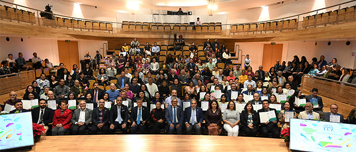 UV reconoció 16 trabajos recepcionales con el Premio Arte, Ciencia, Luz