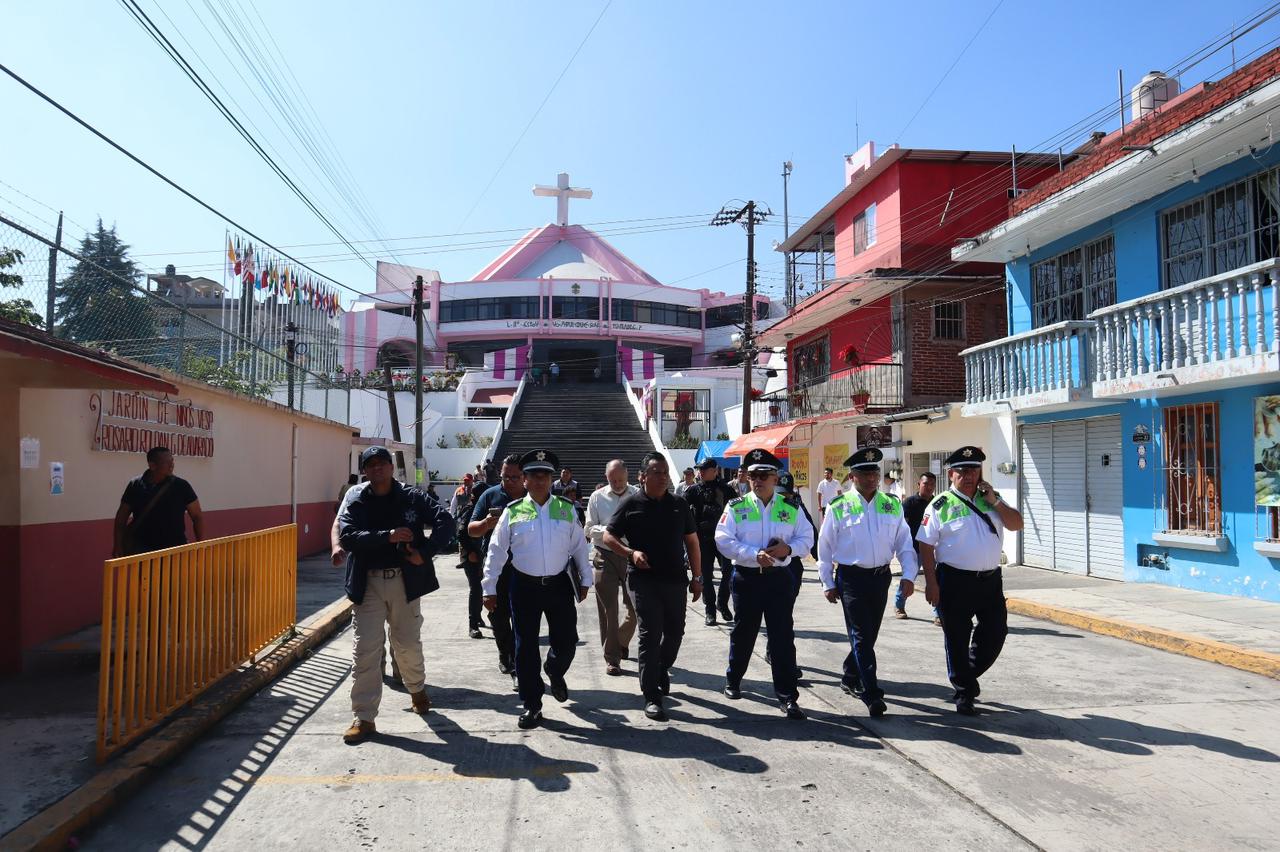 Cierres viales y despliegue de oficiales durante festividades guadalupanas en Xalapa