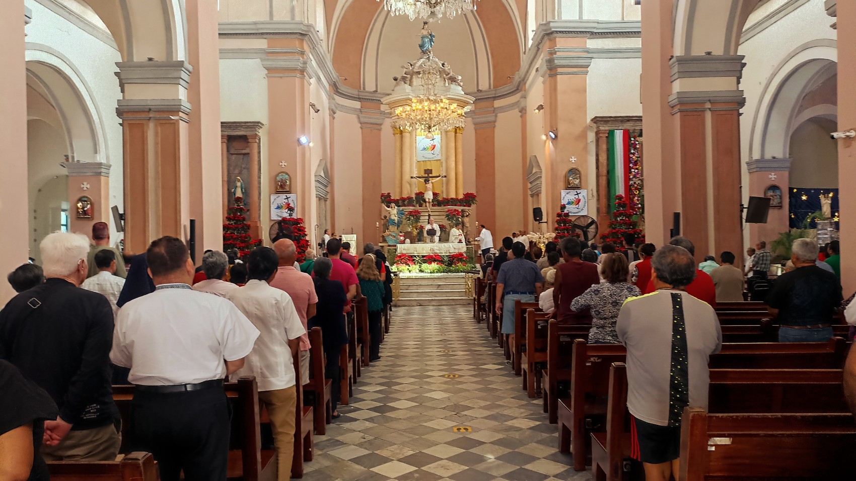 Sin incidentes transcurren misas de Nochebuena y Navidad en la Diócesis de Veracruz