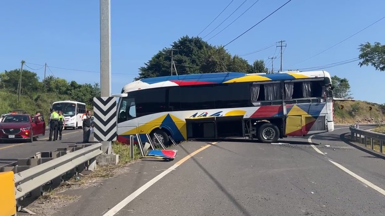 Accidente en la carretera Amozoc – Nautla deja más de cuatro lesionados