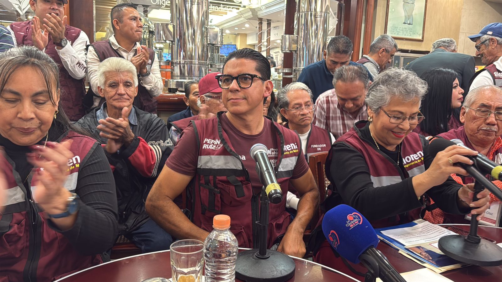 José Ruiz Carmona se registra como precandidato de Morena para la alcaldía de Veracruz en 2025