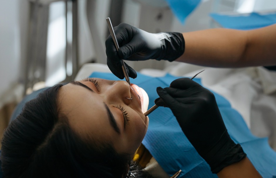 Recomendable visitar cada 6 meses al estomatólogo para evitar complicaciones de salud