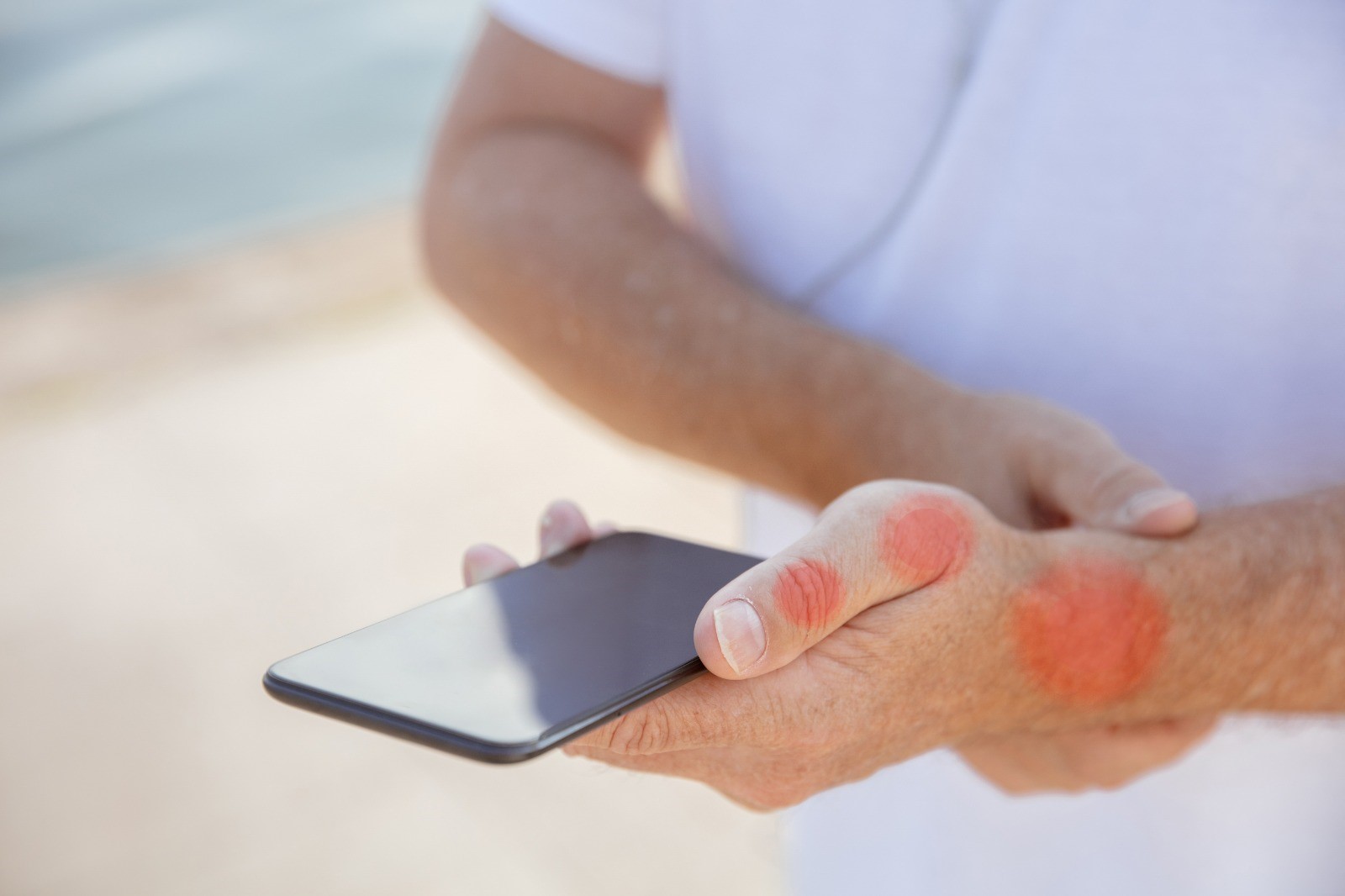 Modera el uso de tu teléfono celular para evitar tendinitis