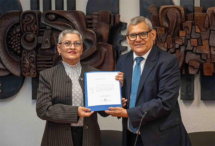 María Isabel Gómez asumió la dirección general del SEA-UV