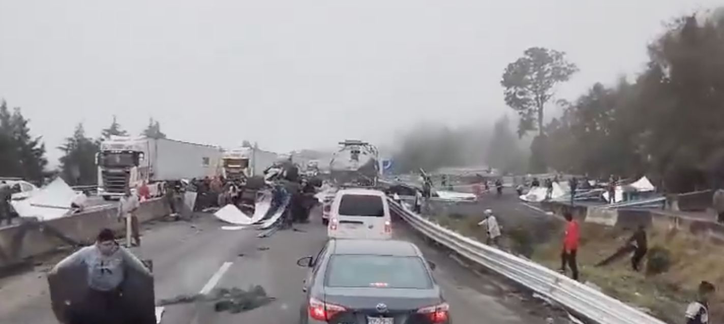 Accidente en la autopista Perote-Xalapa deja dos muertos