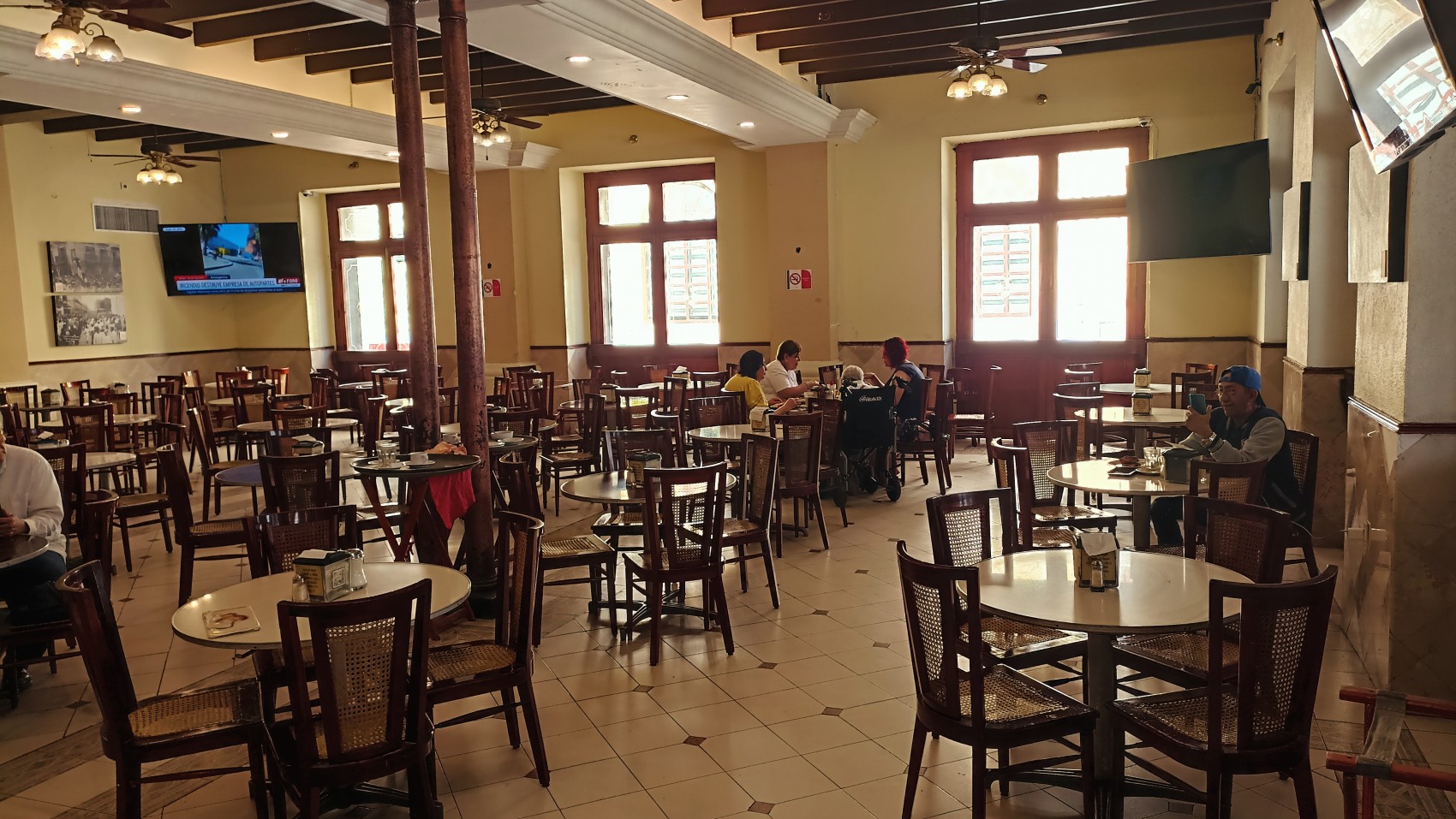 Baja más del 20% el consumo en restaurantes en la zona conurbada en enero: Canirac
