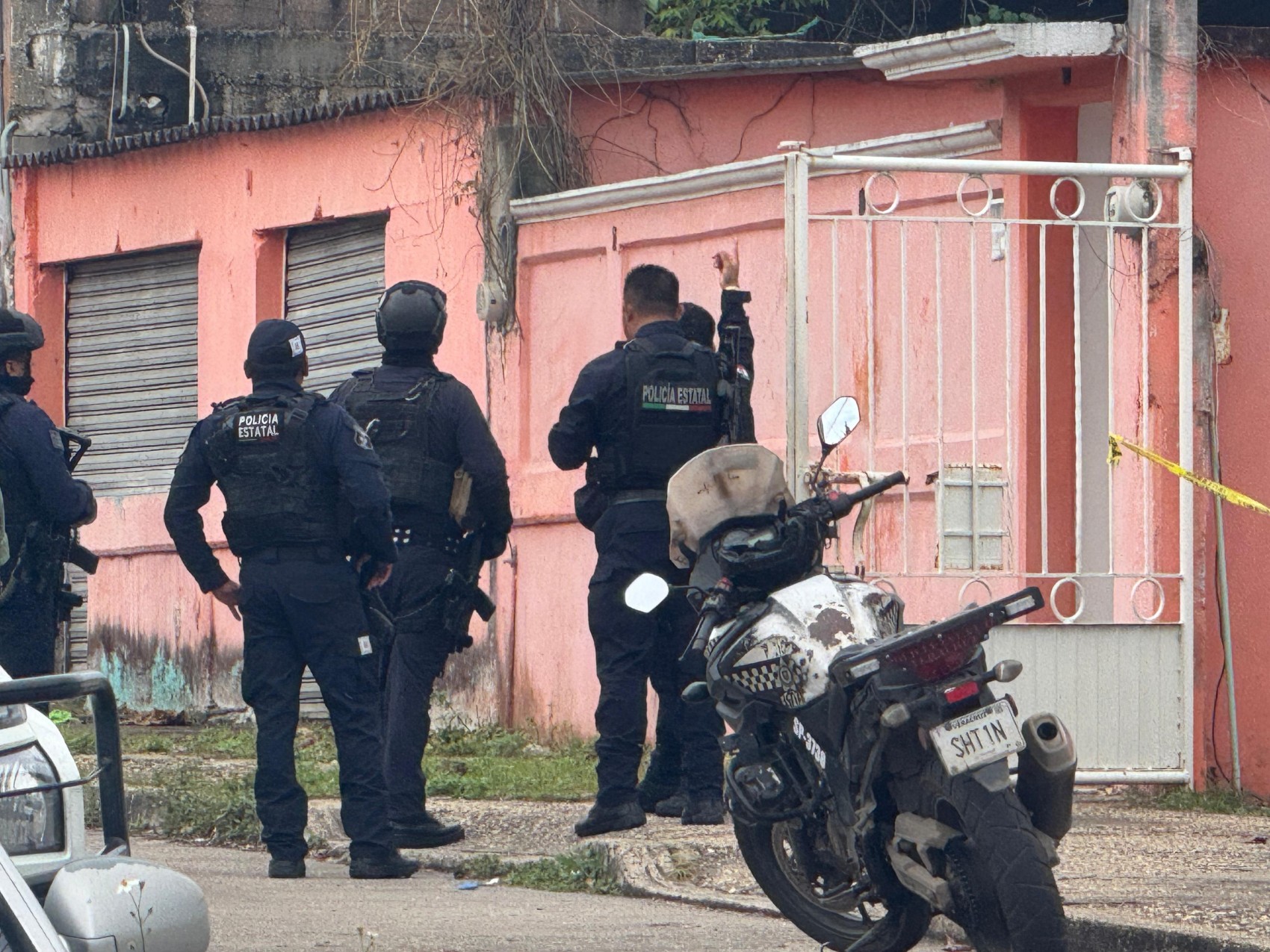 Asesinan a mujer en Minatitlán, uno de sus captores fue herido y otro detenido