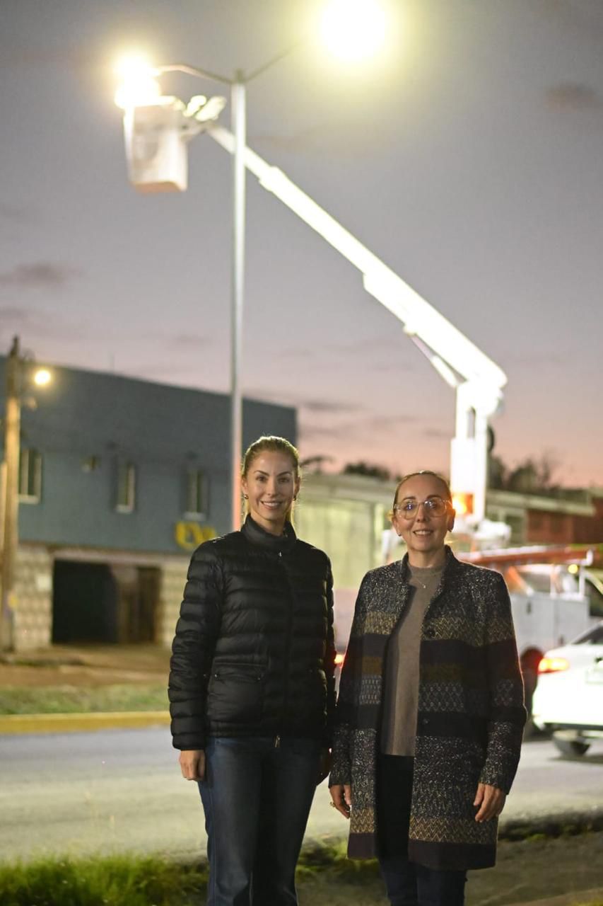 Rehabilitamos el alumbrado público en la avenida Cuauhtémoc para mejorar la iluminación en la zona: Paty Lobeira