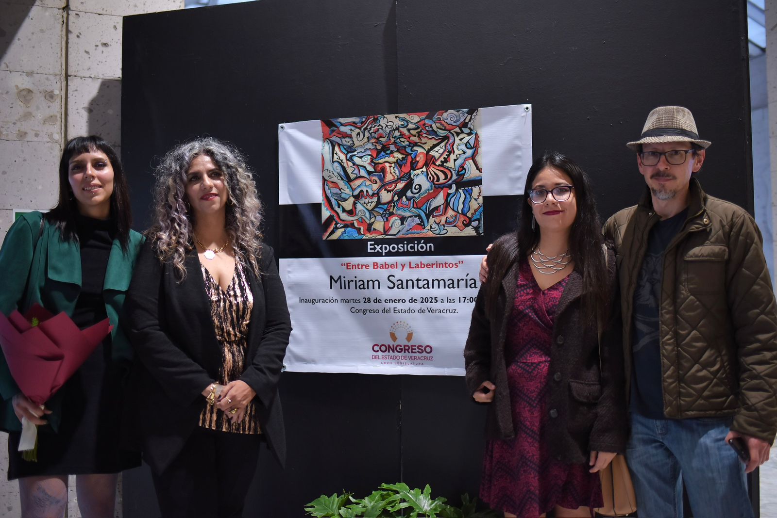 Inauguran la exposición gráfica Entre Babel y Laberintos en Xalapa