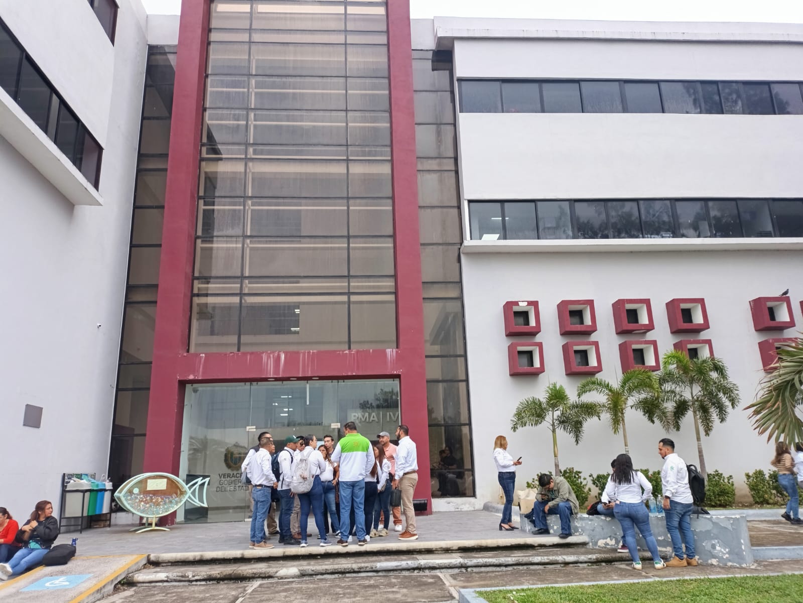 Impiden entrada a sindicalizados a oficinas de la Procuraduría del Medio Ambiente y al Aquarium