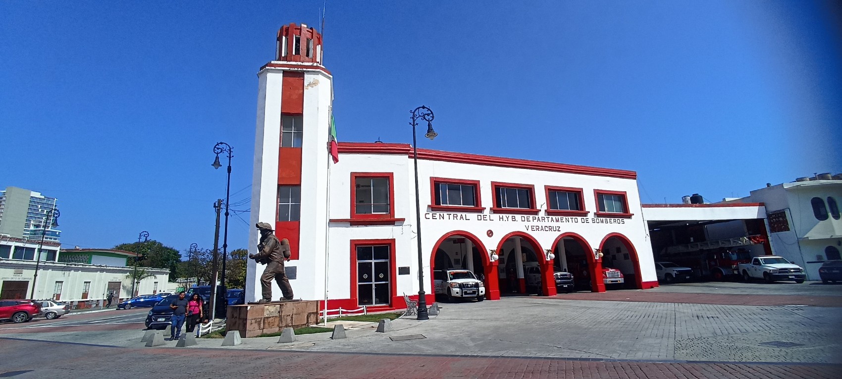 Capacitan bomberos de Estados Unidos a sus homólogos de Veracruz