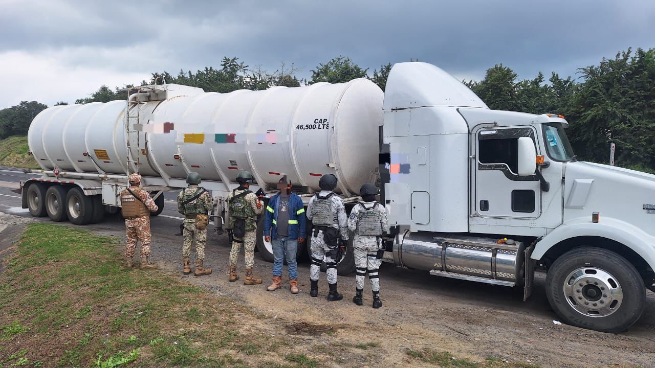 Aseguran unidades con hidrocarburo de procedencia ilegal