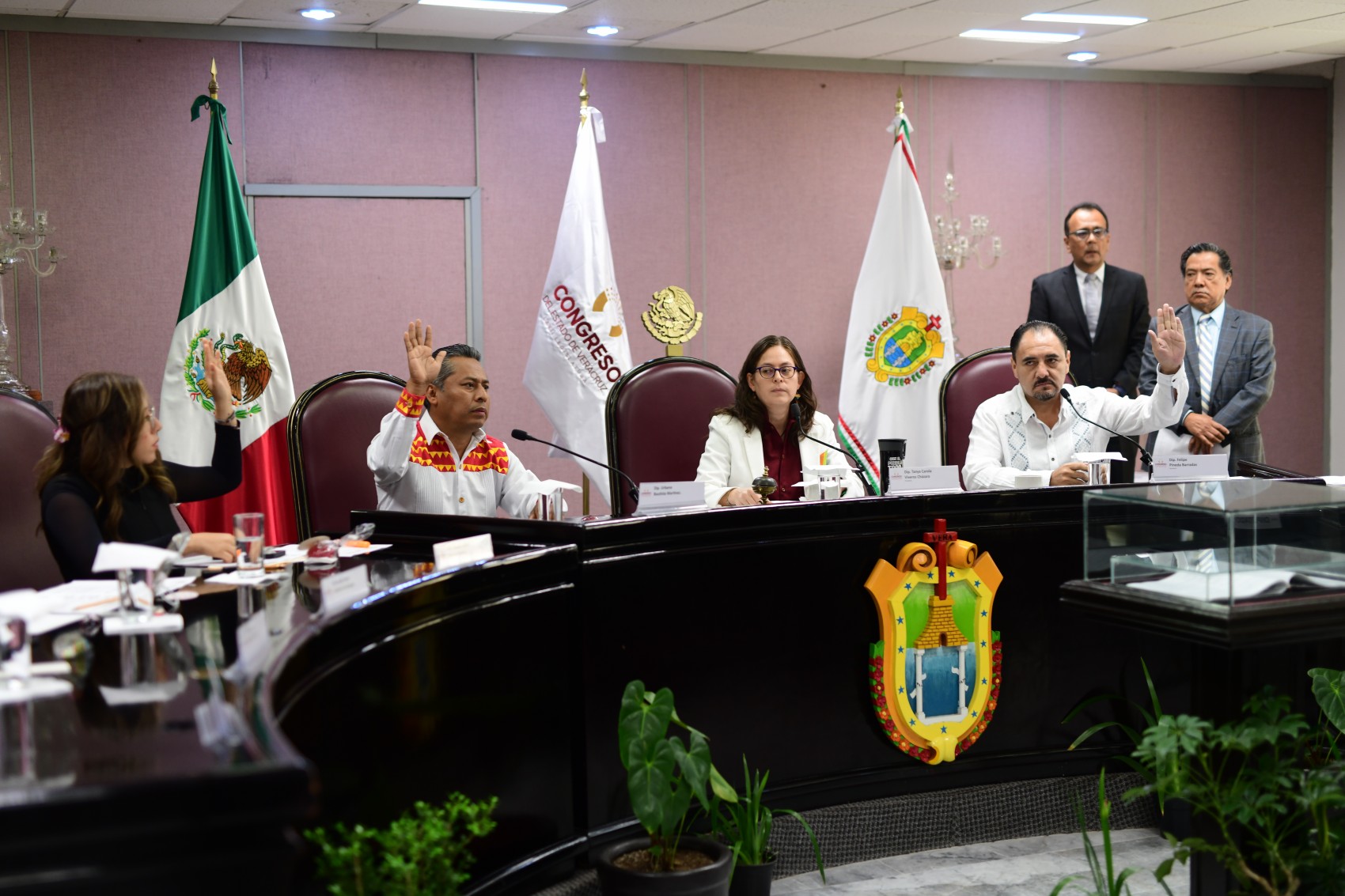 En ayuntamientos 8 funcionarios solicitan licencia para irse a campaña