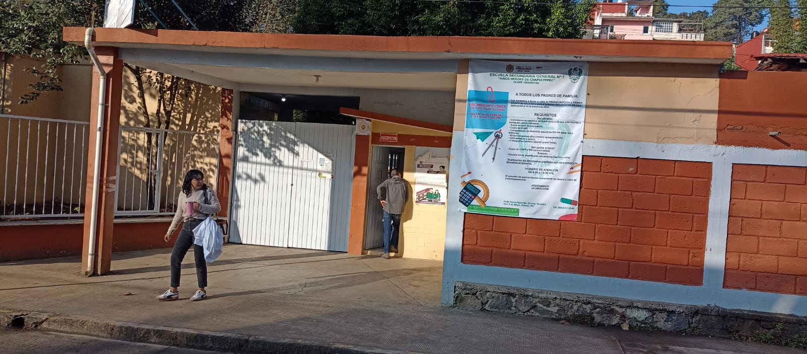 Padres de familia exigen a la SEV hacer cumplir el derecho a la educación
