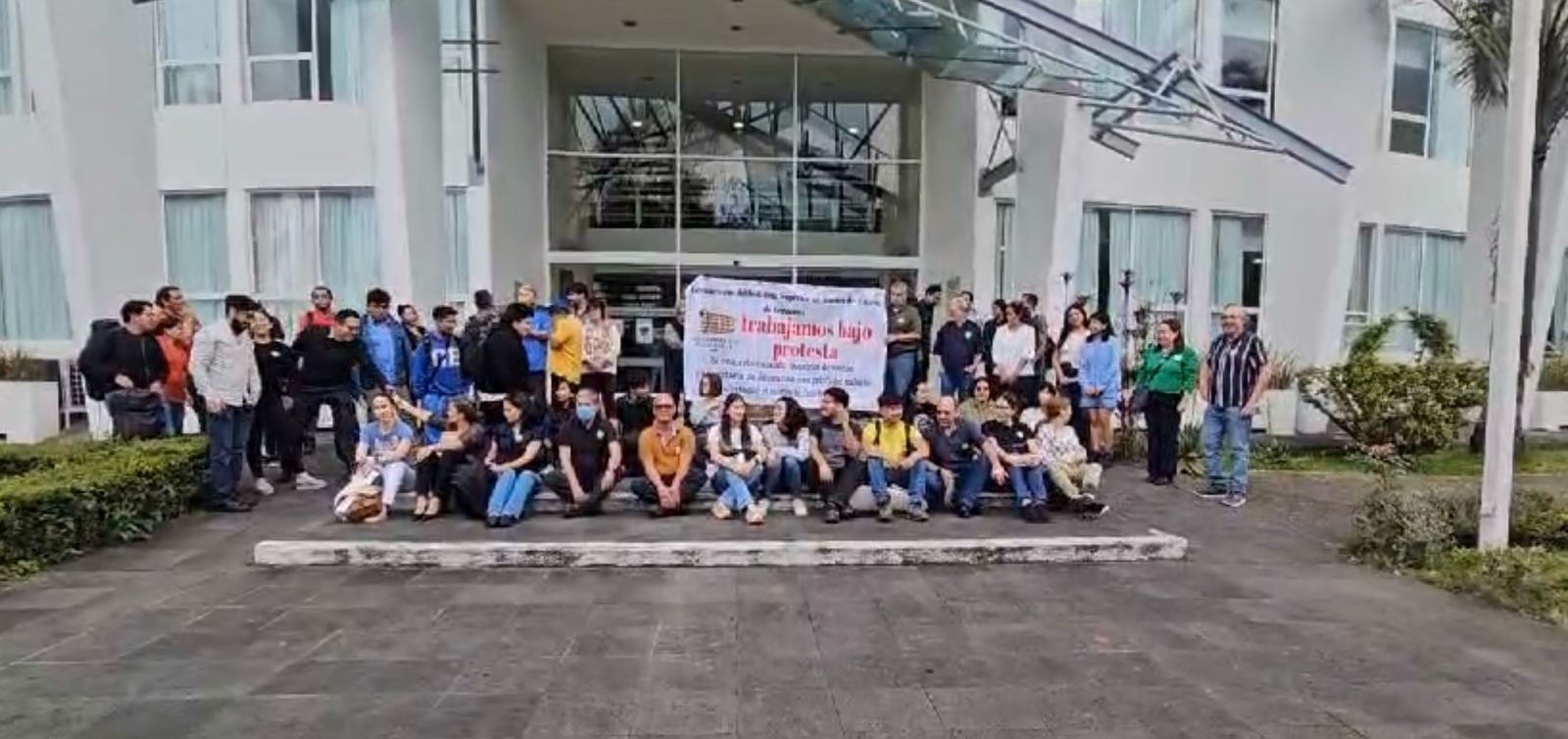 Instituto de Música de Veracruz retiene salarios para forzar a trabajadores a firmar contratos temporales