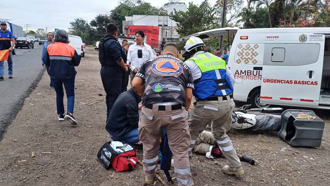 Roban motocicleta y se accidentan en la carretera federal Córdoba-Veracruz