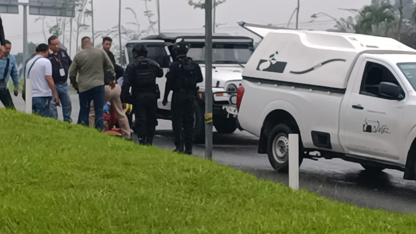 Balacera en el Distribuidor Vial El Diamante de Córdoba deja una mujer muerta y un herido
