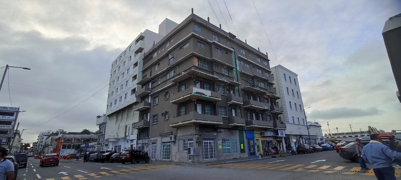 Empresario da largas para cubrir daños y perjuicios a dueña del Hotel La Sirena de la ciudad de Veracruz